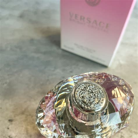 versace bright crystal smell like